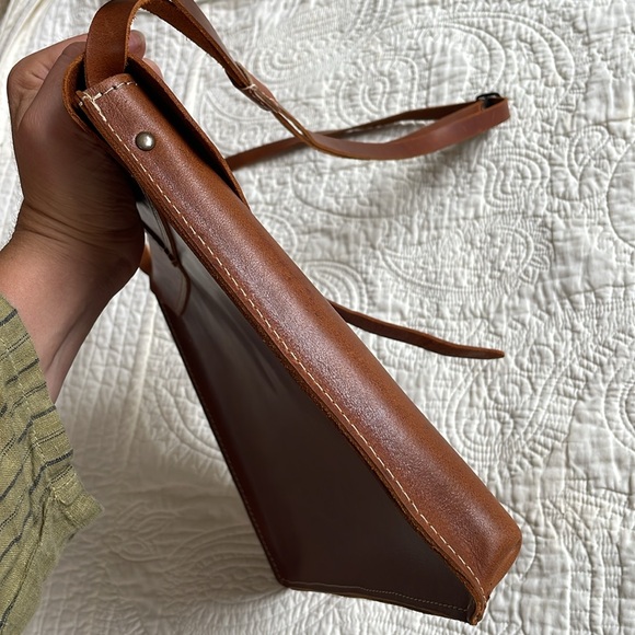 Handmade Greek leather messenger envelope bag - Picture 10 of 16